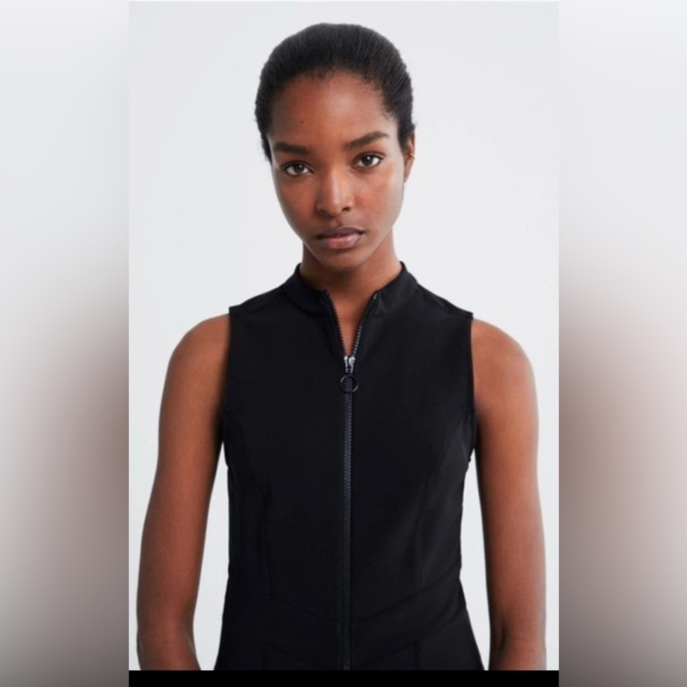 Zara Zip-Front Dress Black Solid
Sleeveless Sheath Front Slit Stretch
Size M - Picture 4 of 15